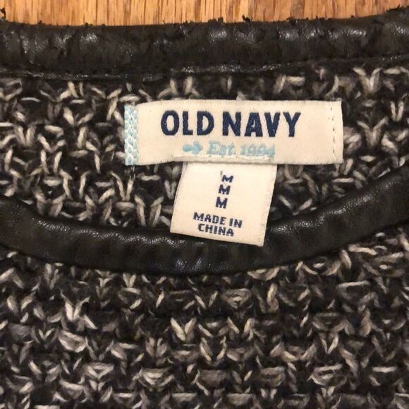 Old navy sweater with trim of leather - Picture 2 of 8